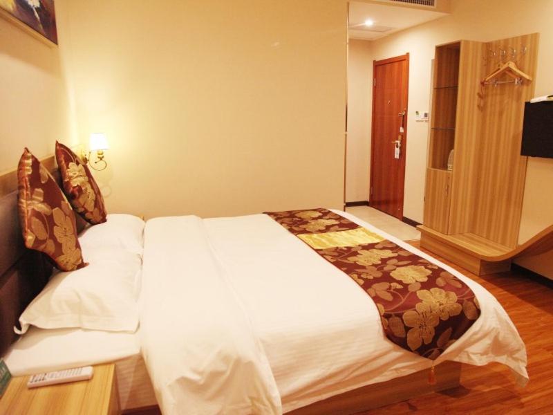 Greentree Alliance Yichang East Yichang Station Hotel Exterior photo