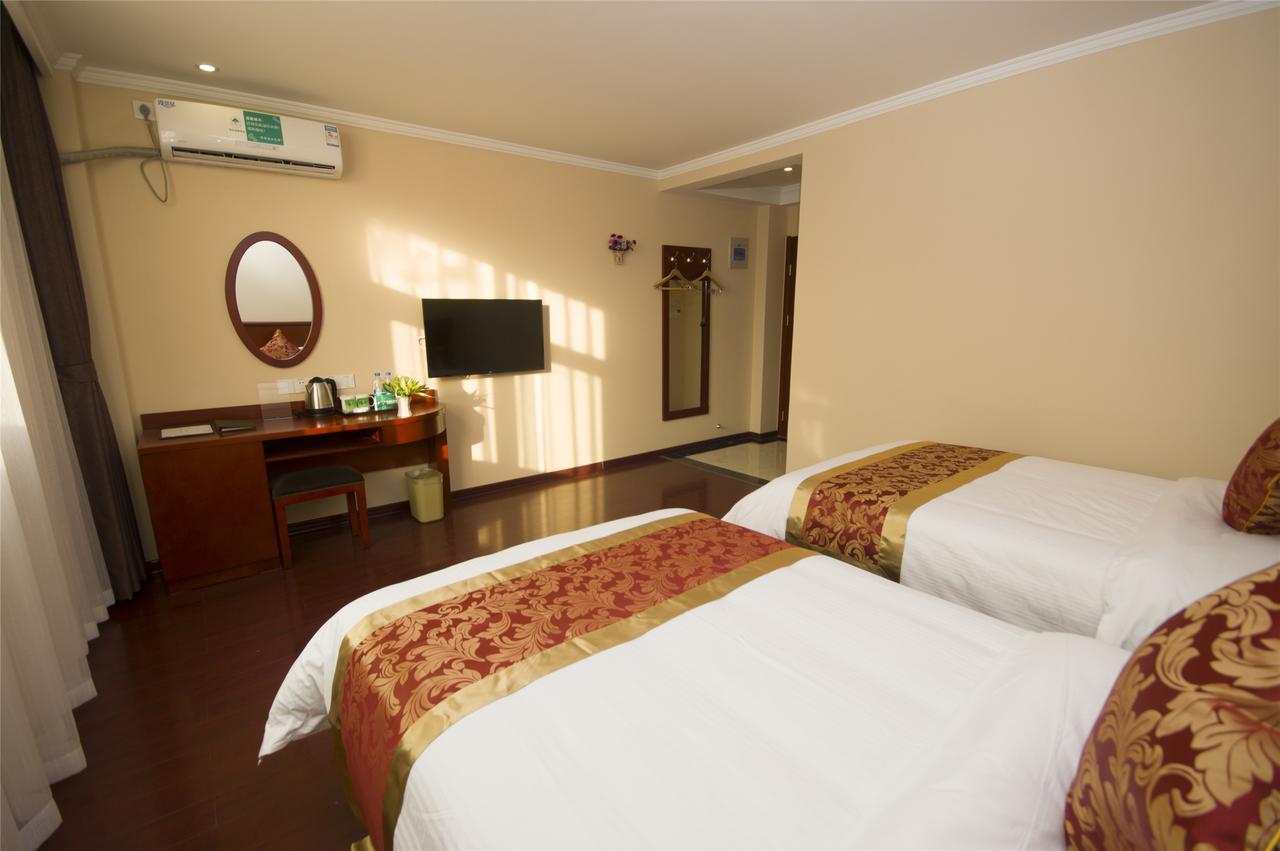 Greentree Alliance Yichang East Yichang Station Hotel Exterior photo