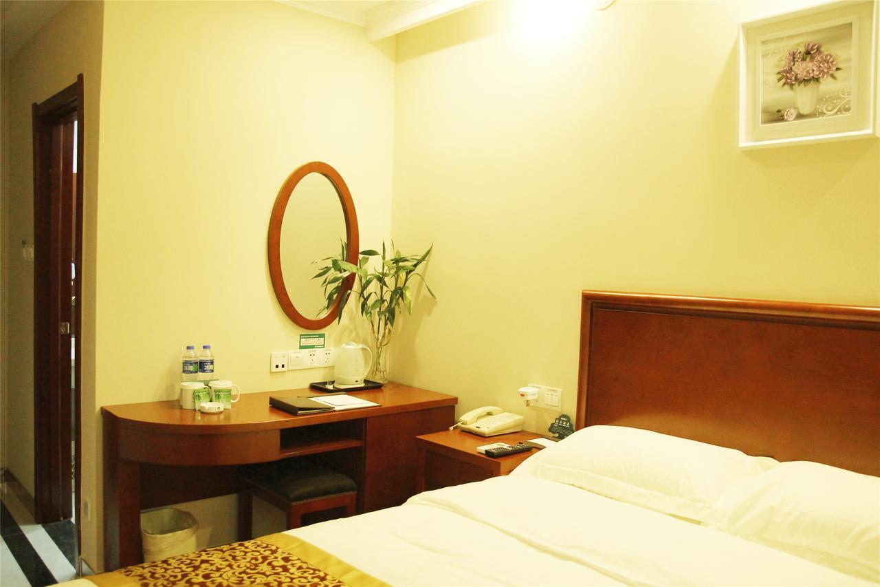 Greentree Alliance Yichang East Yichang Station Hotel Exterior photo