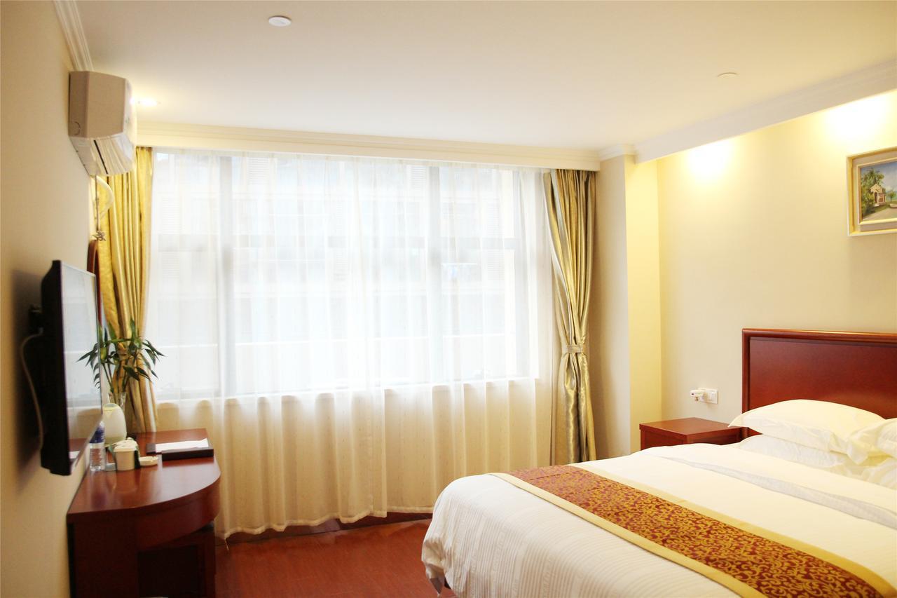 Greentree Alliance Yichang East Yichang Station Hotel Exterior photo
